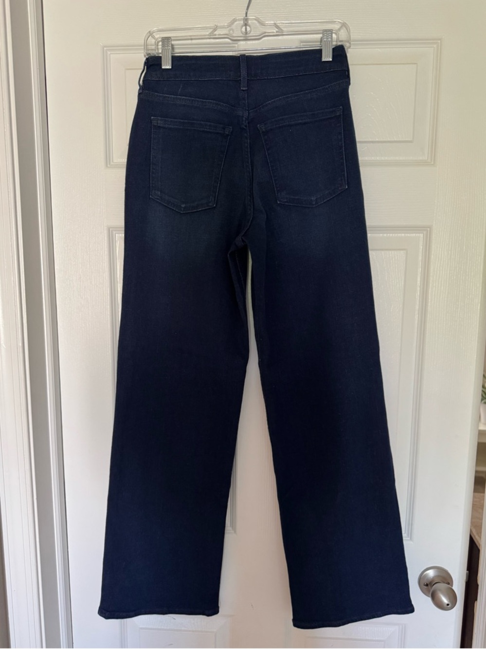 Old Navy Wide-Leg Jeans in Dark Wash - Picture 5 of 7